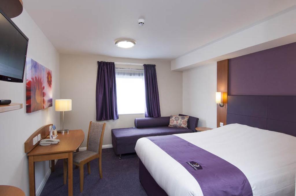 Premier Inn Inverness Centre - River Ness Bilik gambar