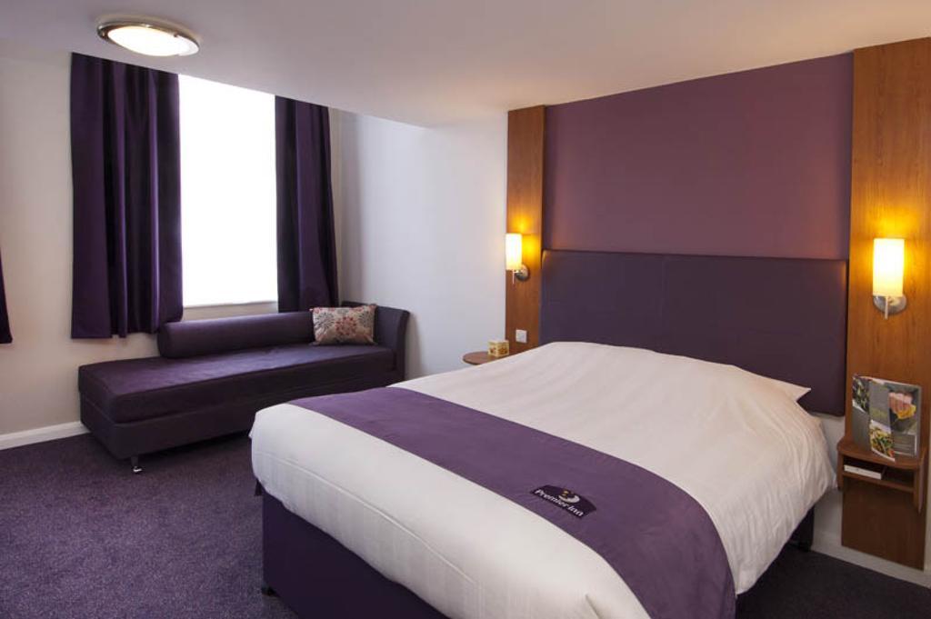 Premier Inn Inverness Centre - River Ness Bilik gambar